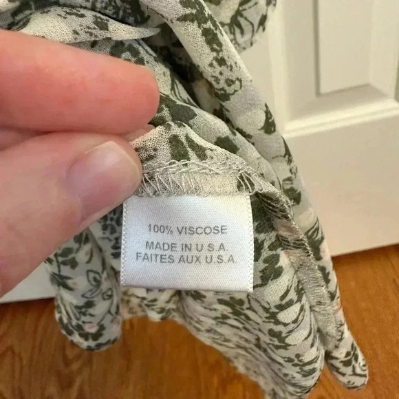 MISA Los Angeles Floral Print Short Sleeve Button-Up Top size S - Picture 3 of 11